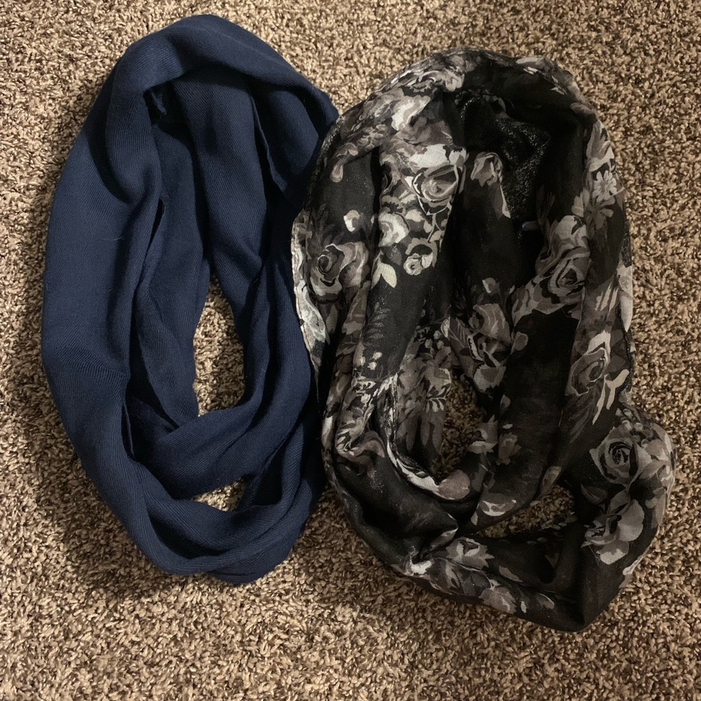 2 infinity scarfs